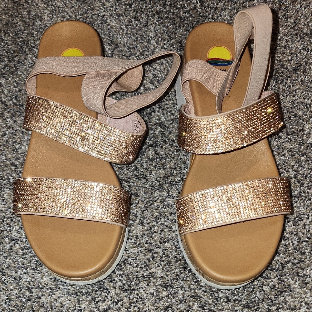 Elegant Gold Women's Sandals